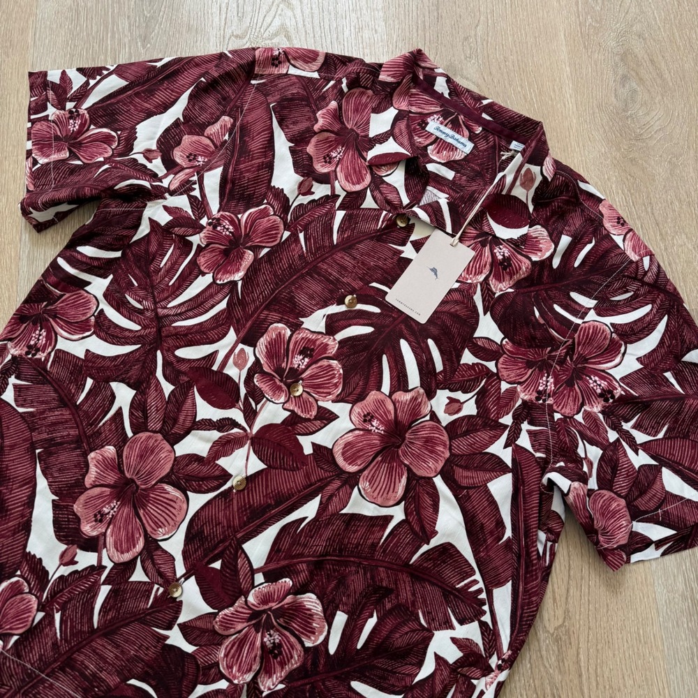 Tommy Bahama Floral Lush Camp Shirt Mens XL Maroon Berry Silk Tropical NWT